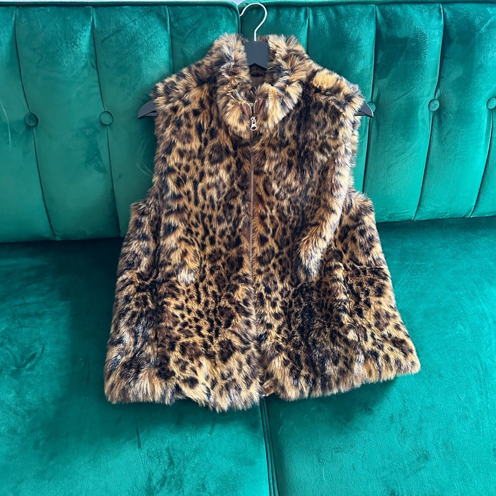Women’s Faux Fur Vest in Leopard Print